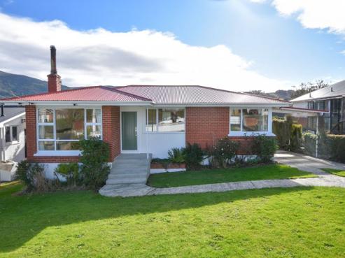 239 Pine Hill Road, Dalmore