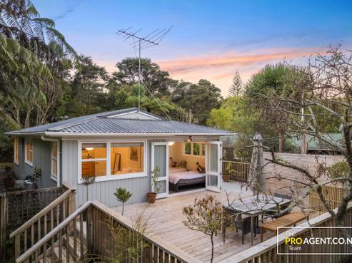 146 Woodlands Park Road, Titirangi