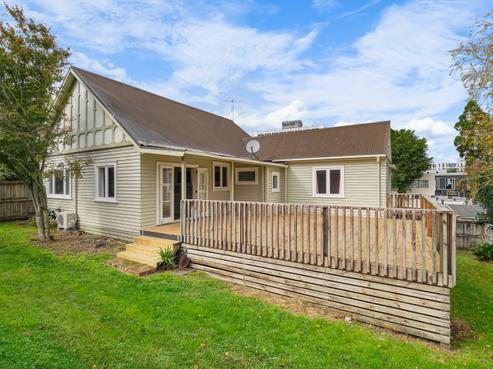 160 Pembroke Street, Hamilton Lake