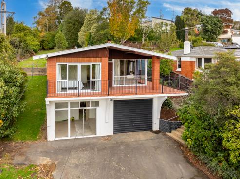 19 Centennial Avenue, Helensburgh