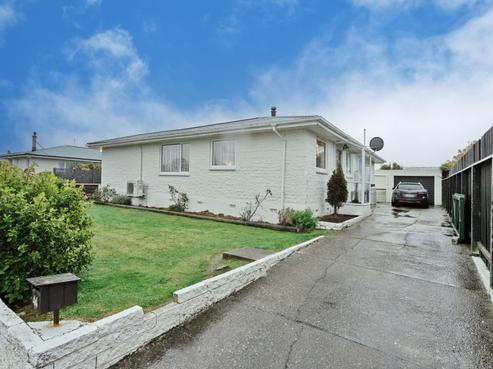 44 Lothian Crescent, Strathern