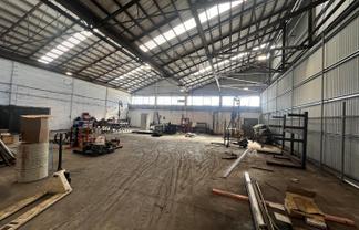 Warehouse with Yard in Upper Hutt