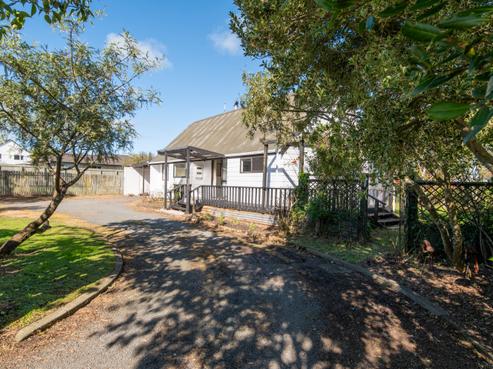 38E Robinson Avenue, Holdens Bay