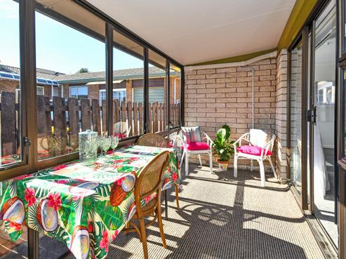2/2 Grande Vue Road, Papatoetoe