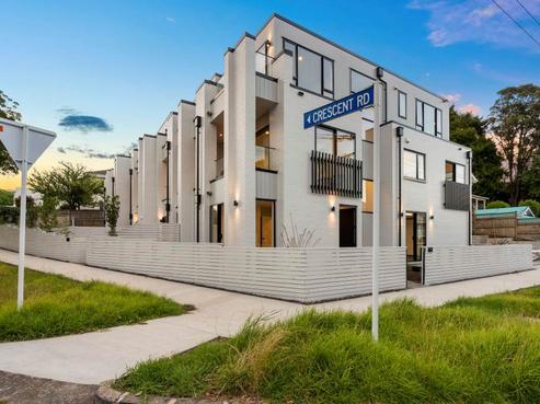 27A Claude Road, Epsom