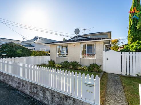 61A Bristol Square, Central Hutt