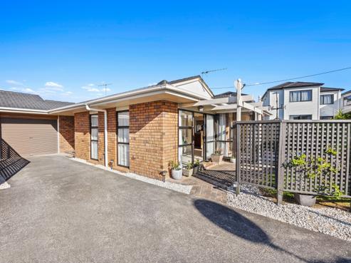2/111 Kolmar Road, Papatoetoe