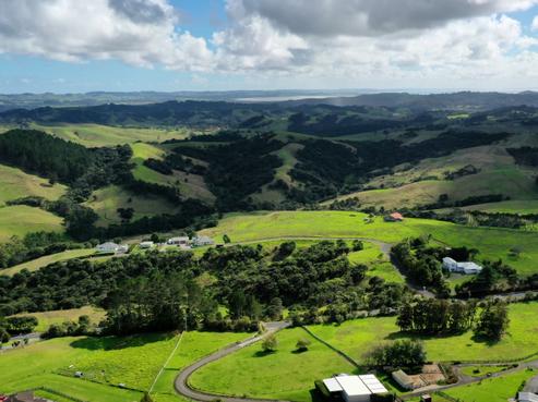 616E Peak Road, Helensville