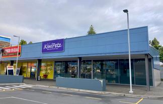 Shopping centre retail for lease