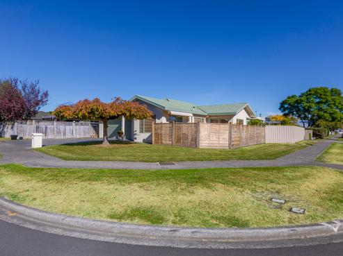 2 Bucksburn Place, Greenmeadows