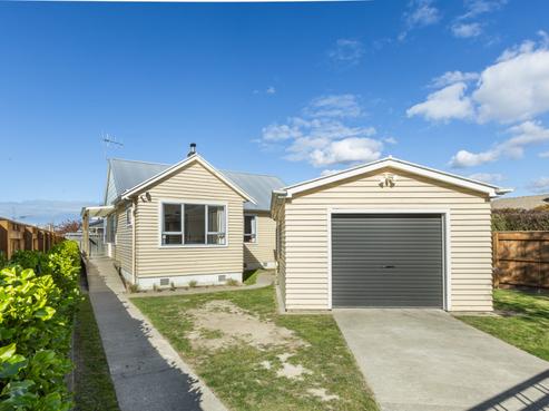 8 Barton Avenue, Marewa