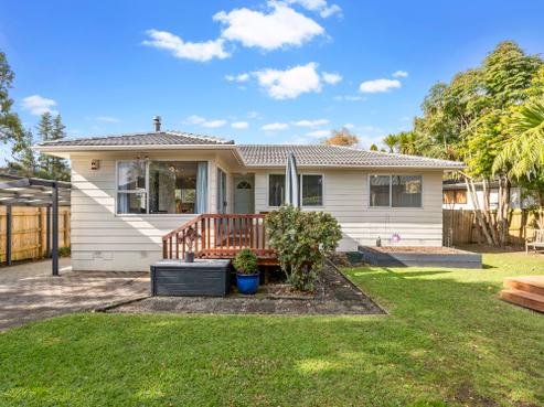 15 Luanda Drive, Ranui
