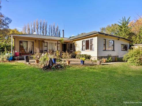 1318 Blythe Road, Domett