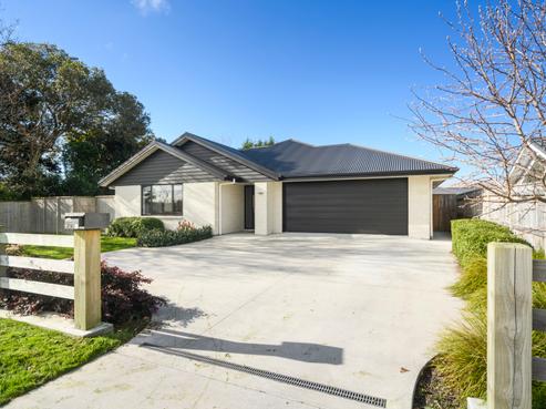 96 Pharazyn Street, Feilding