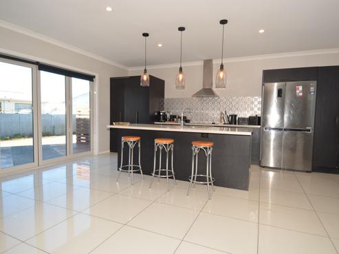 35 Jenkin Street, Strathern