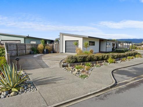14 Seagrass Place, Otaki Beach