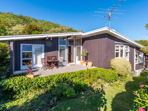 16 Kakariki Grove, Waikanae