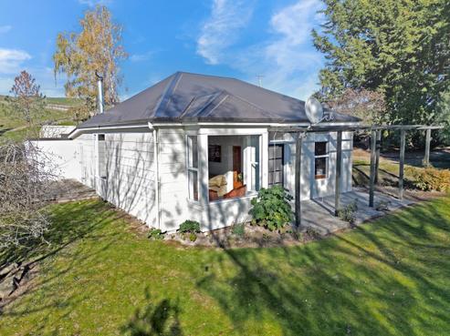 33 Breakneck Road, Lawrence