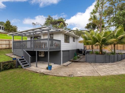 21 Stott Avenue, Birkdale