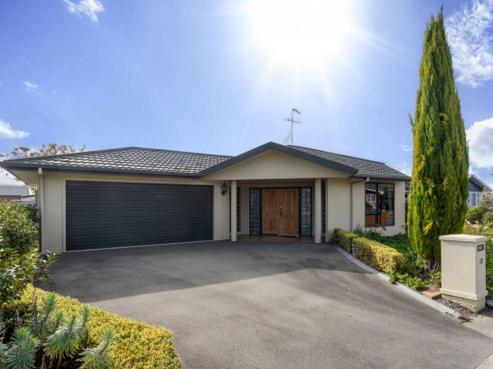 12 Karina Crescent, Redwoodtown