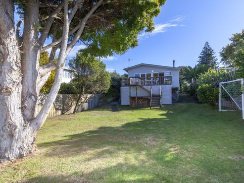 80 Renown Road, Raumati South