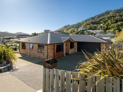 12 Russell Street, Picton