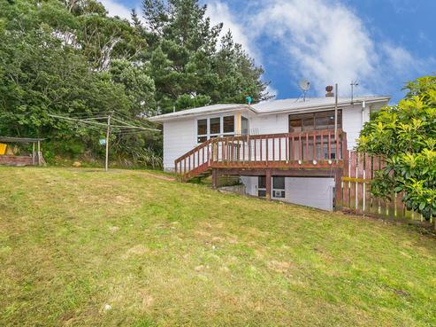 30 Penguin Grove, Waitangirua