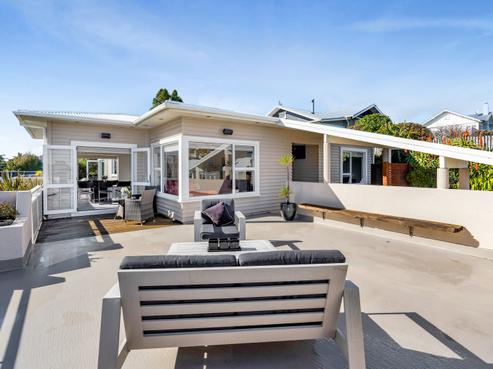 19 Nobs Line, Strandon