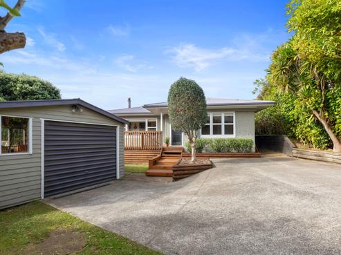 6B Waikareao Way, Brookfield