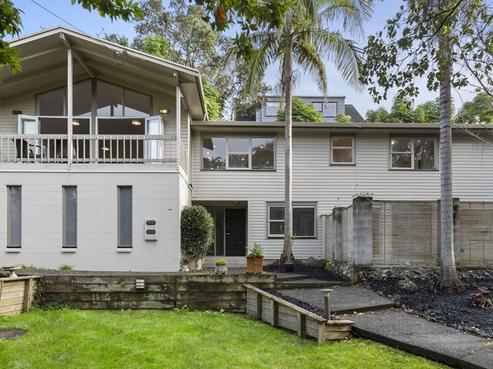 122 Beach Road, Castor Bay