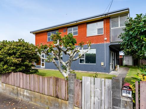 2 Paynters Avenue, Strandon