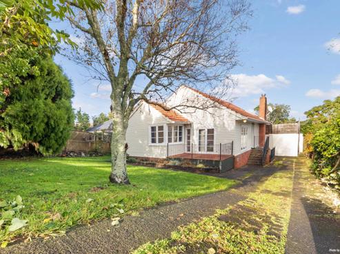 92 Mount Royal Avenue, Mount Albert