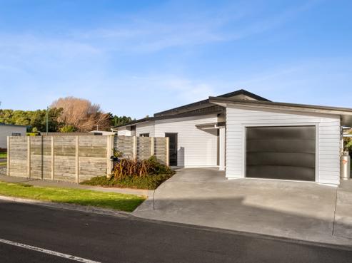 7 Tuamotu Park, Wainui
