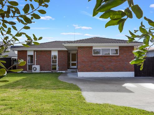 15 Taikata Road, Te Atatu Peninsula
