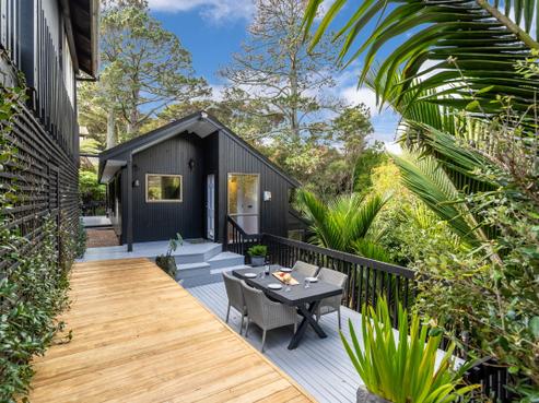 2/33 Sapphire Place, Bayview
