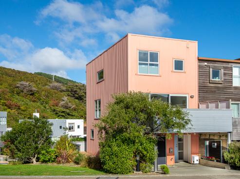 65 Saddleback Grove, Karori
