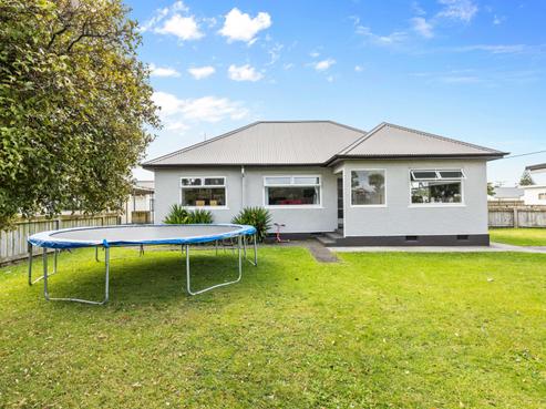90 Centennial Avenue, Waitara