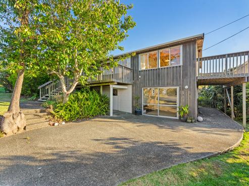 6 Seatoun Avenue, Leigh