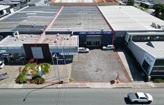 MARK YOUR PRESENCE - 1,879M² INDUSTRIAL
