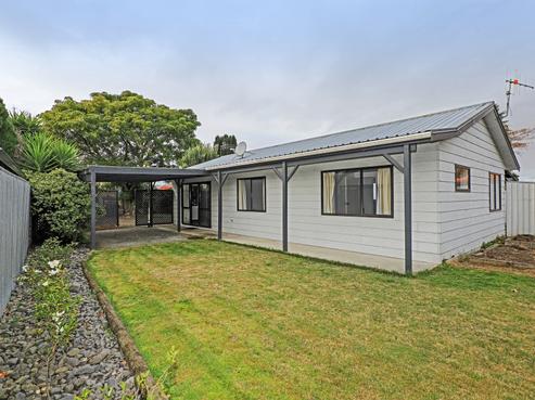 7 Martin Dale, Raureka