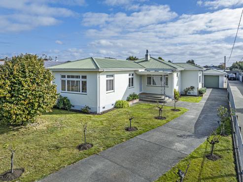311 Norton Road, Akina