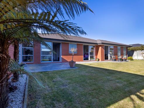 22 Windsor Close, Springlands