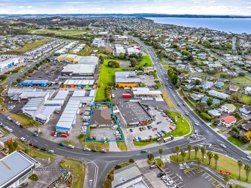 6 Karepiro Drive, Stanmore Bay