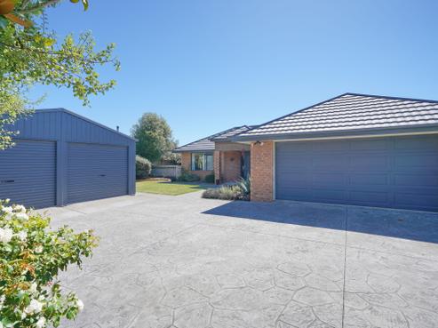 4 Landor Common, Rolleston