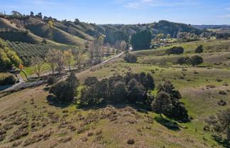 Neudorf Road, Upper Moutere