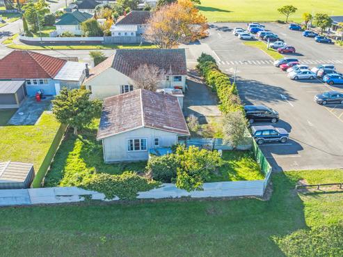 32 Thames Street, Roslyn