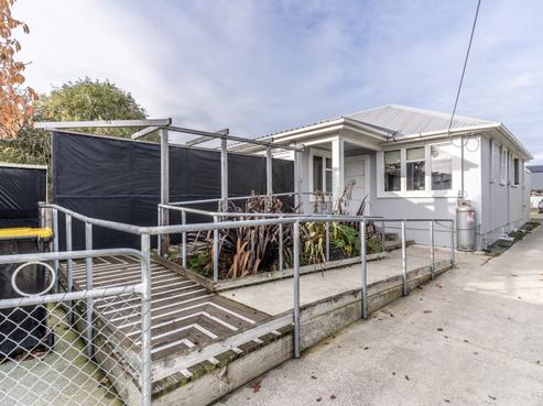 15 Queen Street, Winton