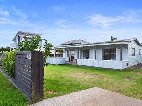 210A Ocean Road, Whangamata