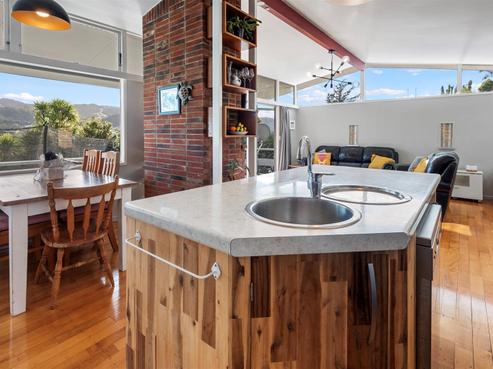 42 Hilltop Avenue, Morningside