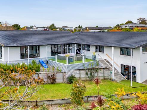 13A Karamea Street, Whalers Gate